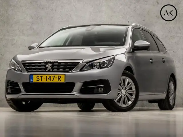 Photo 1 : Peugeot 308 2018 Essence