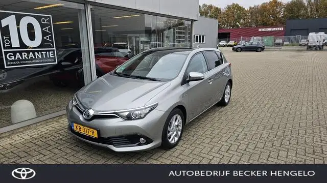 Photo 1 : Toyota Auris 2016 Hybrid