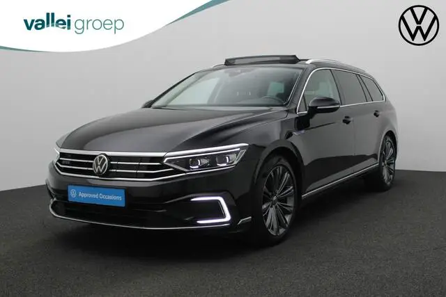 Photo 1 : Volkswagen Passat 2020 Hybride