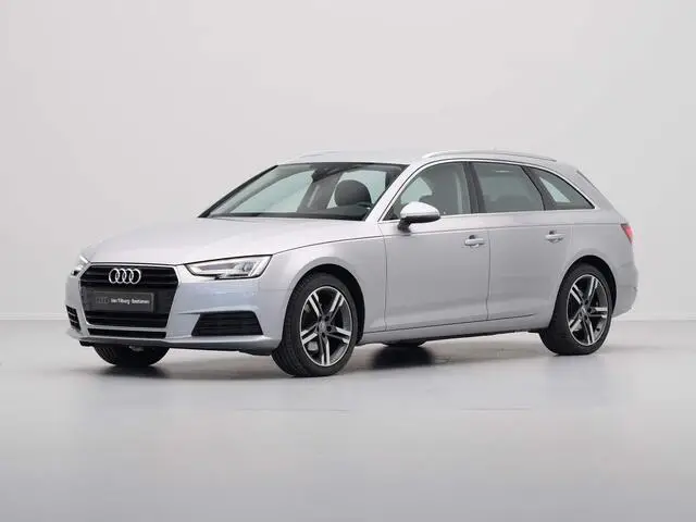 Photo 1 : Audi A4 2018 Essence