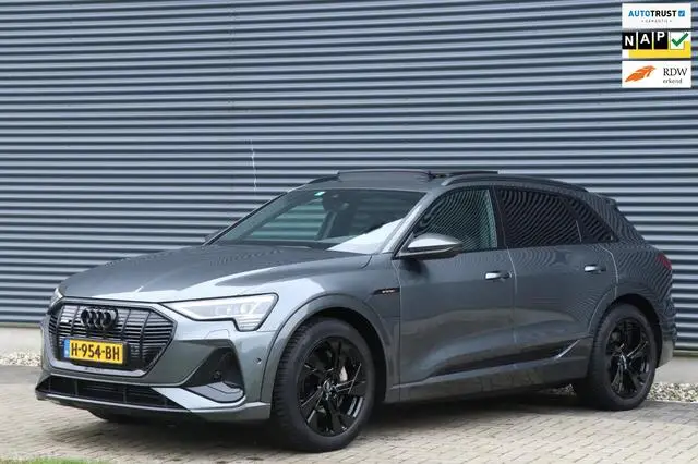 Photo 1 : Audi E-tron 2019 Électrique