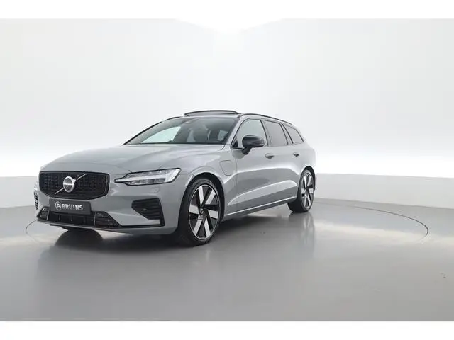 Photo 1 : Volvo V60 2023 Hybride