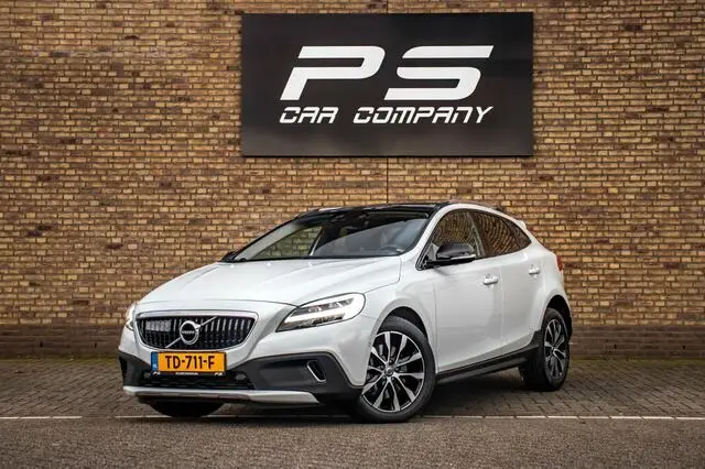 Photo 1 : Volvo V40 2018 Essence