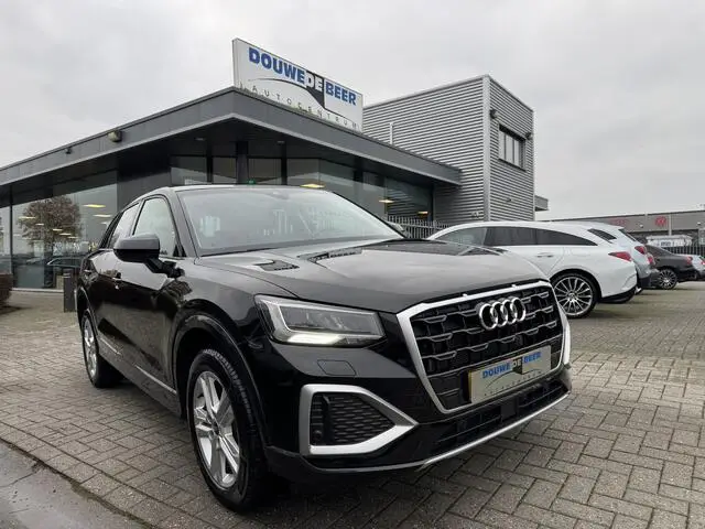 Photo 1 : Audi Q2 2024 Petrol