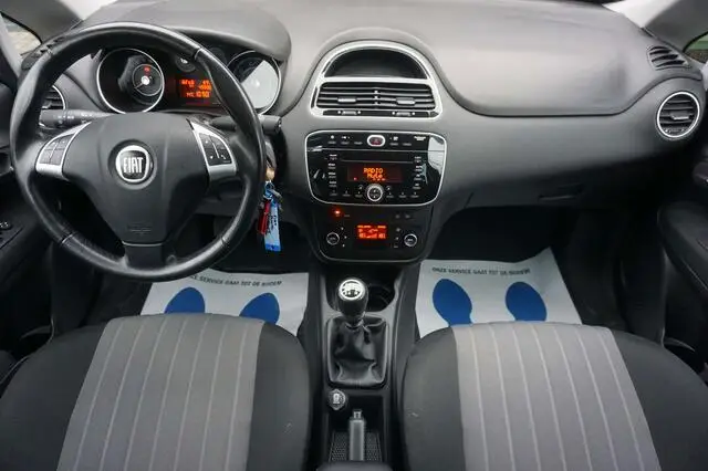 Photo 1 : Fiat Punto 2017 Petrol