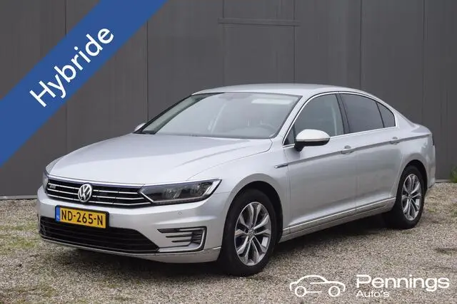 Photo 1 : Volkswagen Passat 2016 Hybride