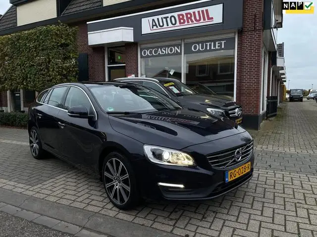 Photo 1 : Volvo V60 2017 Essence