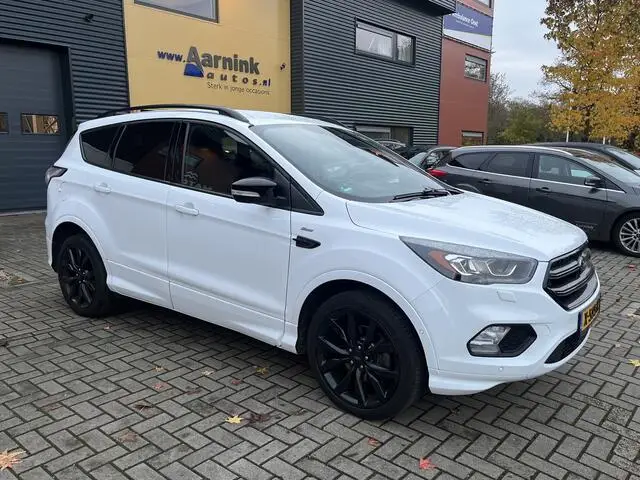 Photo 1 : Ford Kuga 2017 Petrol