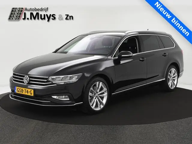 Photo 1 : Volkswagen Passat 2019 Essence