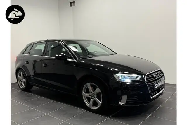 Photo 1 : Audi A3 2018 Petrol