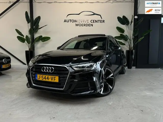 Photo 1 : Audi A3 2017 Petrol