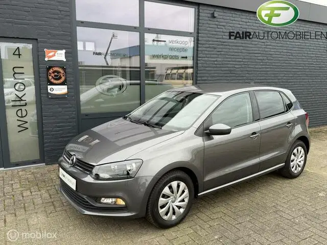 Photo 1 : Volkswagen Polo 2015 Petrol