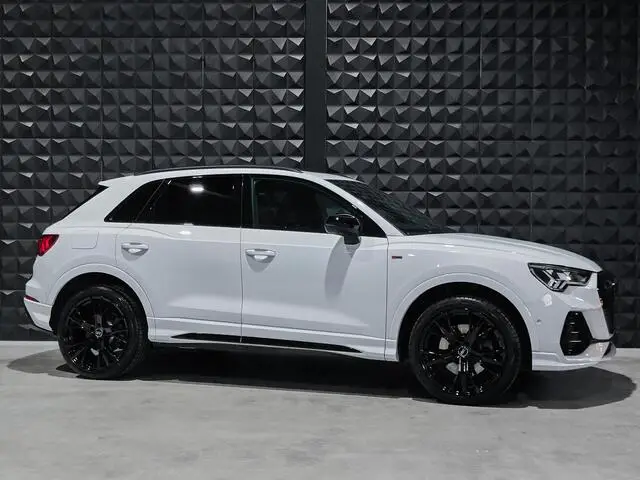 Photo 1 : Audi Q3 2021 Hybrid