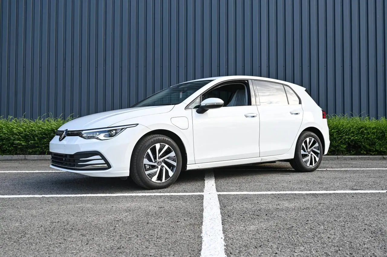 Photo 1 : Volkswagen Golf 2020 Hybrid