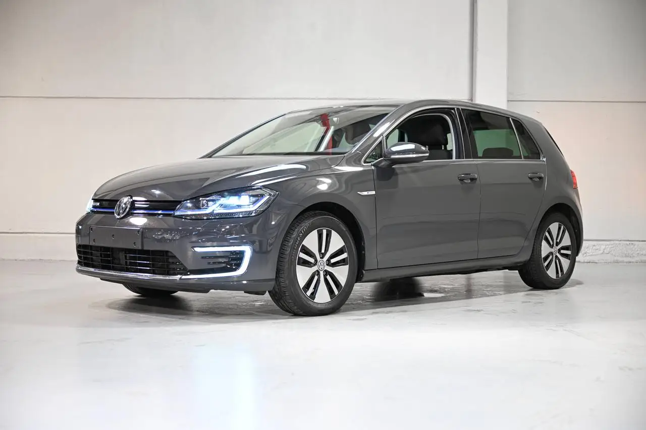 Photo 1 : Volkswagen Golf 2020 Électrique