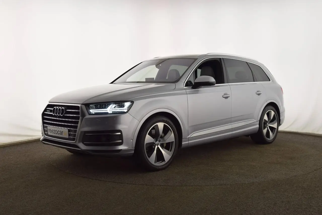 Photo 1 : Audi Q7 2016 Petrol