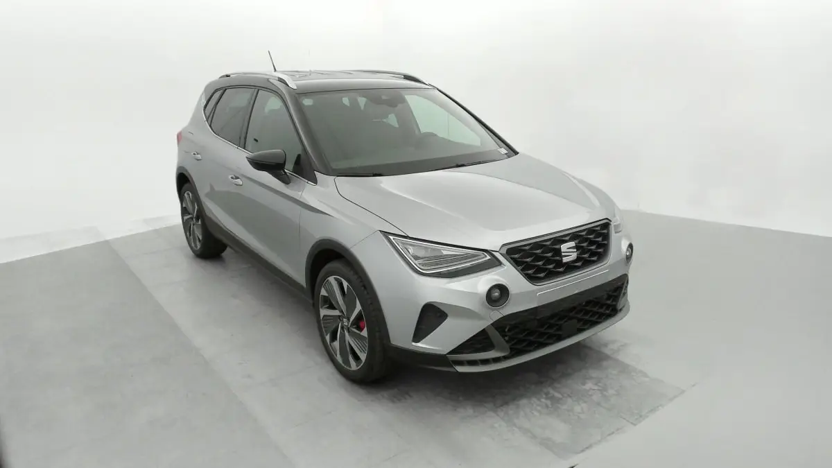 Photo 1 : Seat Arona 2024 Essence