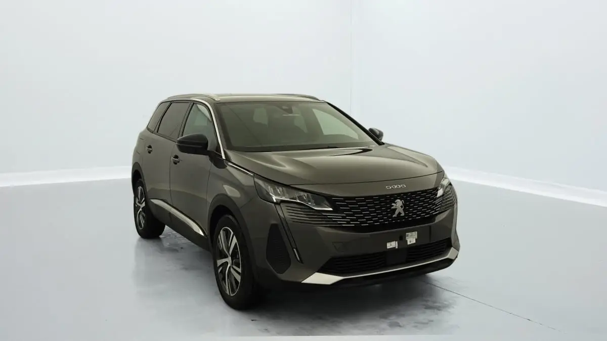 Photo 1 : Peugeot 5008 2024 Diesel