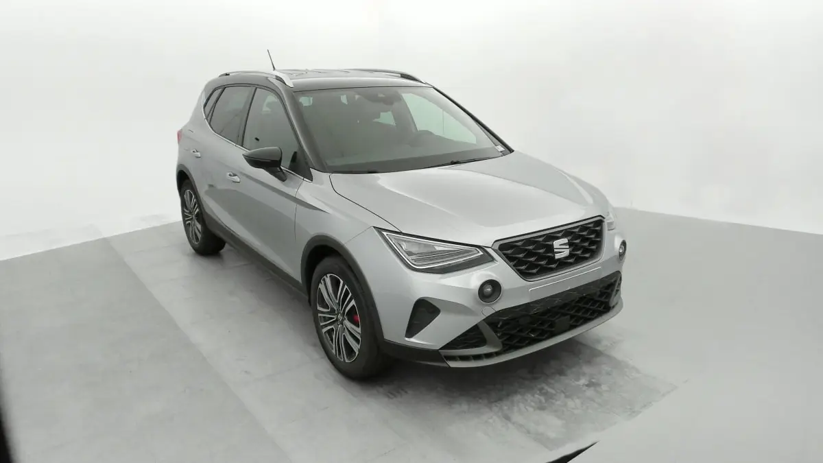 Photo 1 : Seat Arona 2024 Petrol